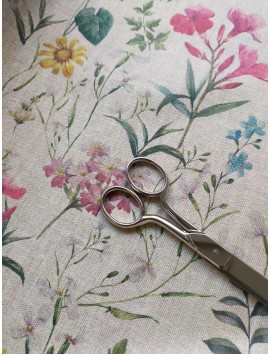 Mantel resinado flores silvestres fondo rafia