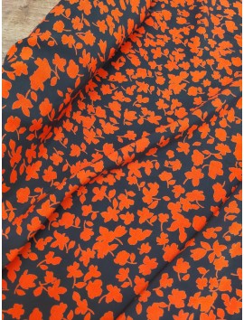 Tela Satén estampado silueta flor naranja coral