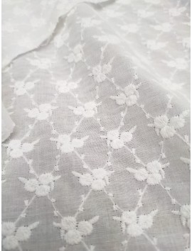 Batista blanca de algodón bordada flores