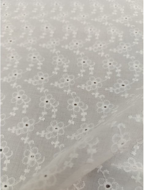 Batista blanca de algodón petalos