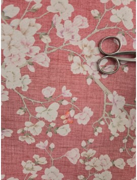 Tela Loneta con estampado floral fondo rosa