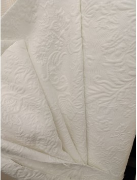 Tela  Jacquard blanco roto en 280  colcha