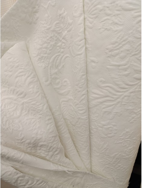 Tela  Jacquard blanco roto en 280  colcha