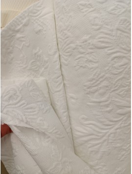 Tela  Jacquard blanco roto en 280  colcha