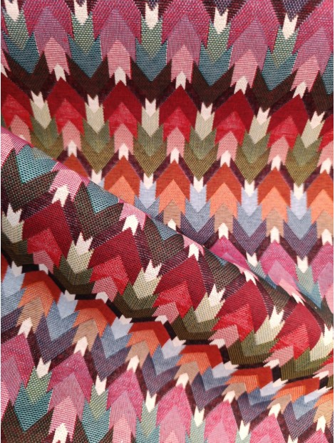 Tela Gobelino cuadraditos flechas de colores