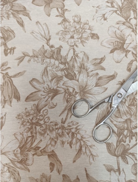 Mantel resinado , teflón ,flores beige
