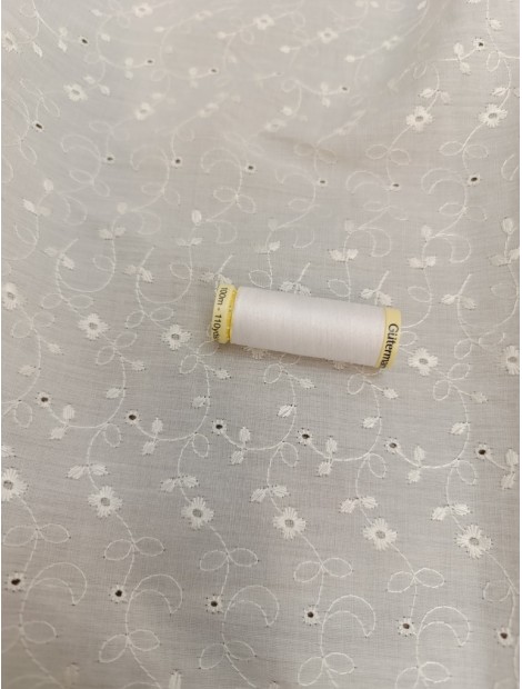 Batista de algodón bordada y perforada cuatro pétalos