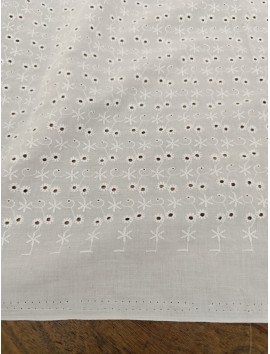 Batista de algodón bordada y perforada flor y estrella