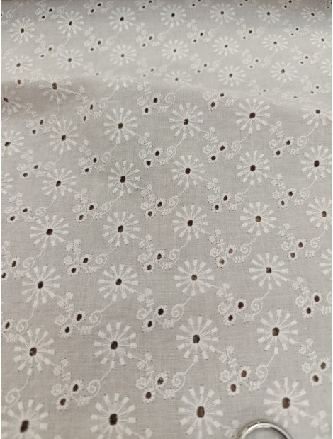 Batista de algodón bordada y perforada flor y estrella