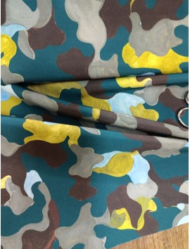 Tela crepe bielastico estampado militar